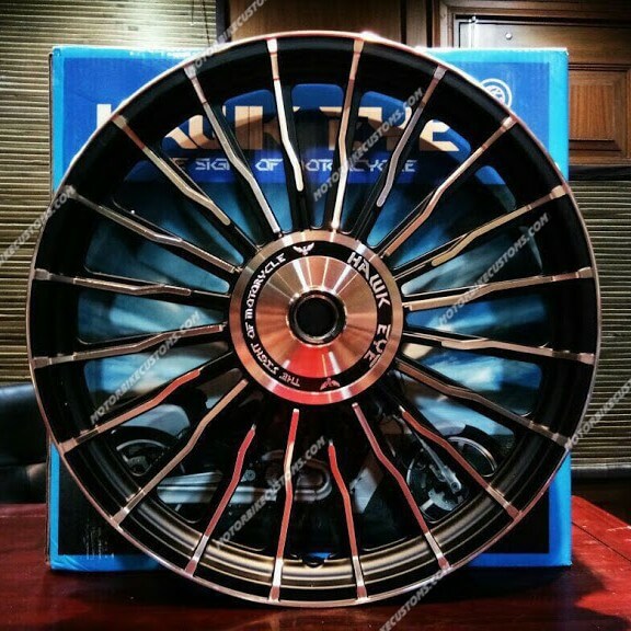 20-Wave-Spokes-Alloy-Wheels-4.jpg