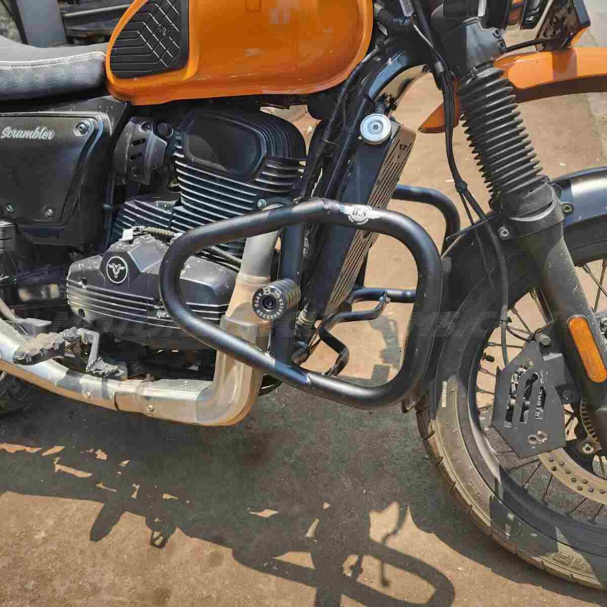 Crash-Guard-For-Yezdi-Crambler-.3.jpg