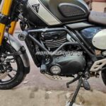 Dual-Slider-Leg-Guard-For-Triumph-Scrambler-400x-3.jpeg