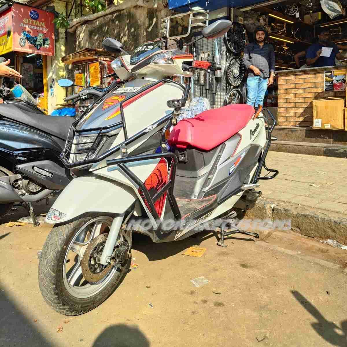 Full-Protection-Crash-Guard-For-Avenis-125-1.jpeg