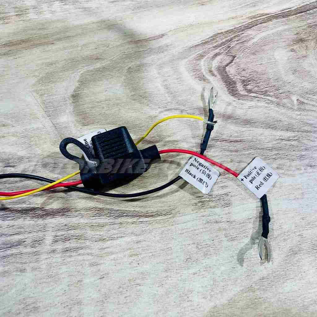 HJG-Remote-Control-Mini-Drive-Fog-Light-with-Three-Lines-Flash.12.jpg