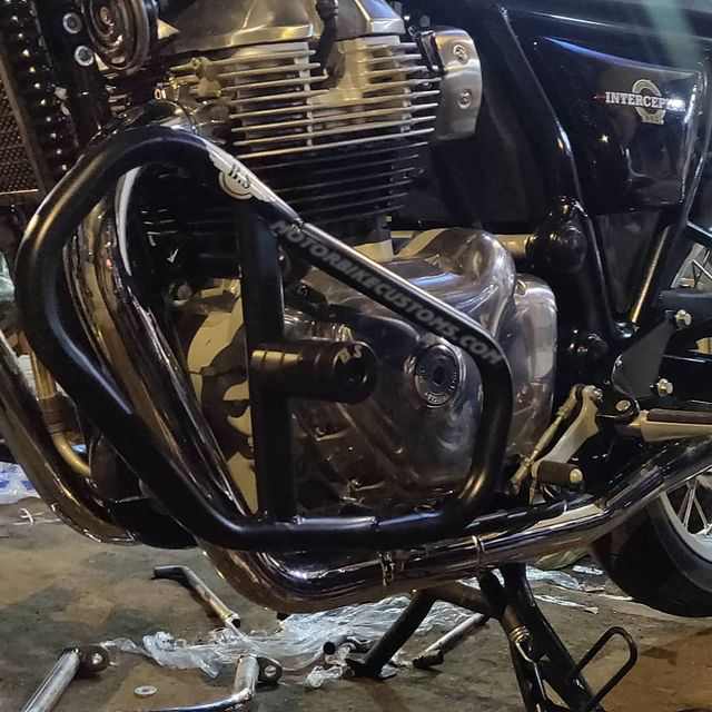 Slider-Leg-Crash-Guard-For-Interceptor-650-6.jpg